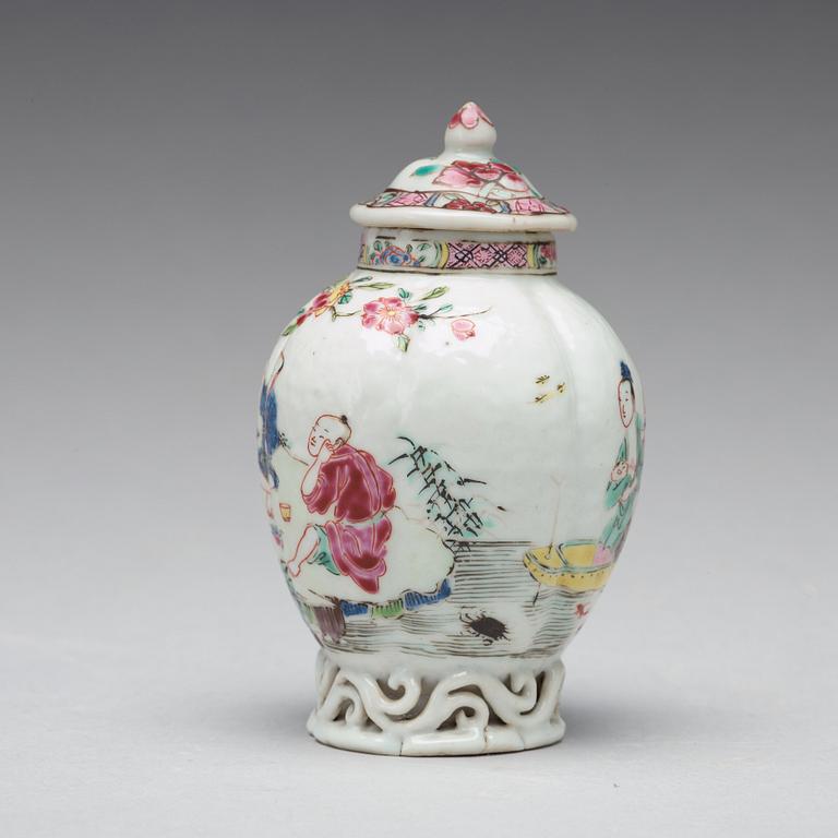 A famille rose tea caddy with cover, Qing dynasty, Yongzheng (1723-35).