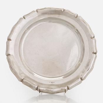 Tarjoilulautanen, hopeaa, Tšekkoslovakia 1929-1941.