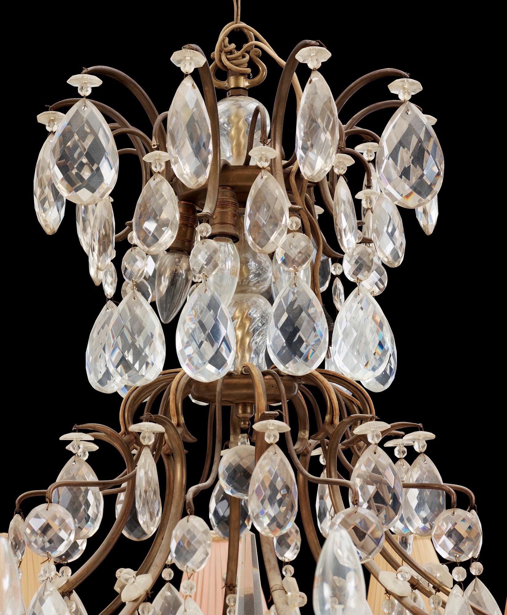 LJUSKRONA, rokokostil, 1900-tal. Höjd: 96 cm.