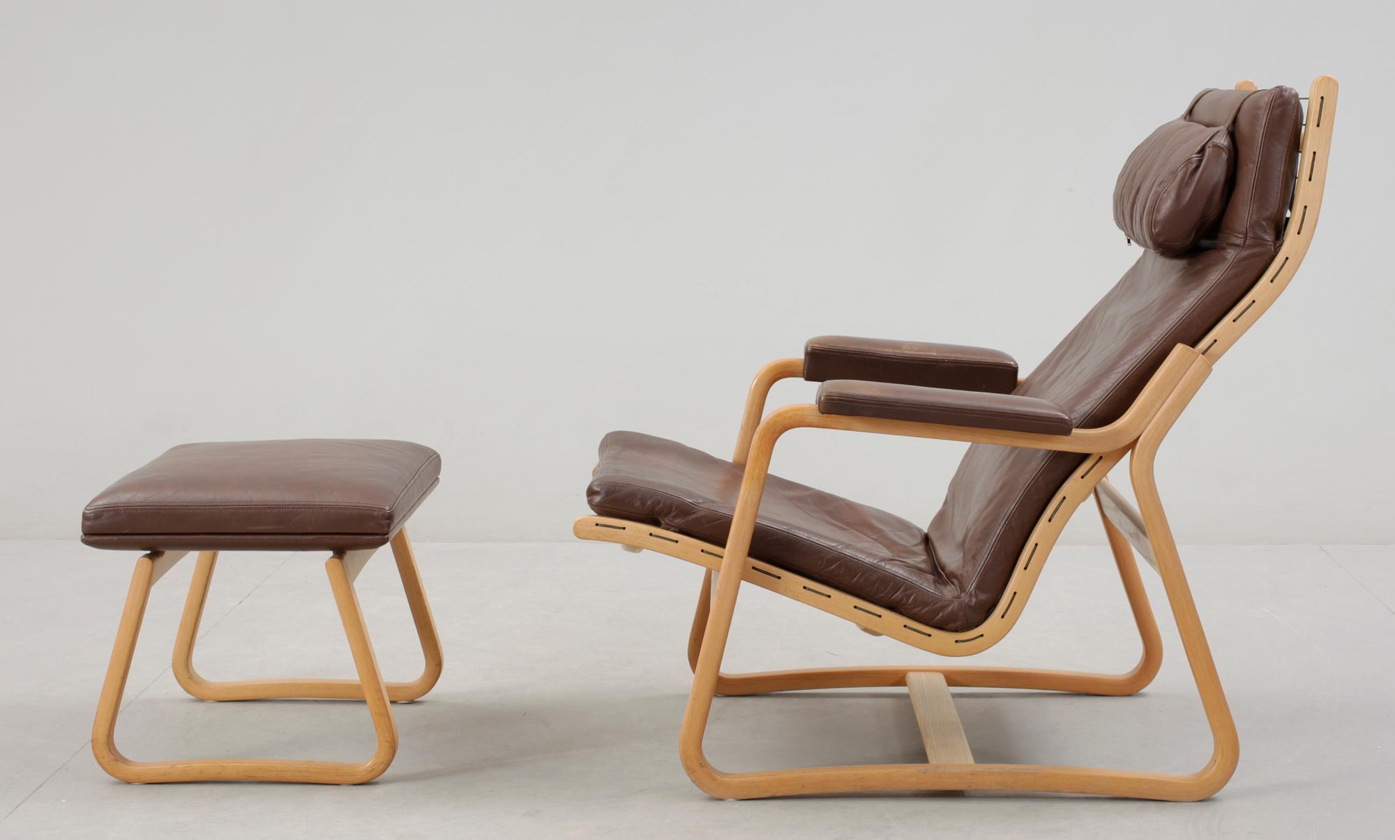 FÅTÖLJ samt PALL, France & Daverkosen, Danmark, 1900-talets andra hälft.