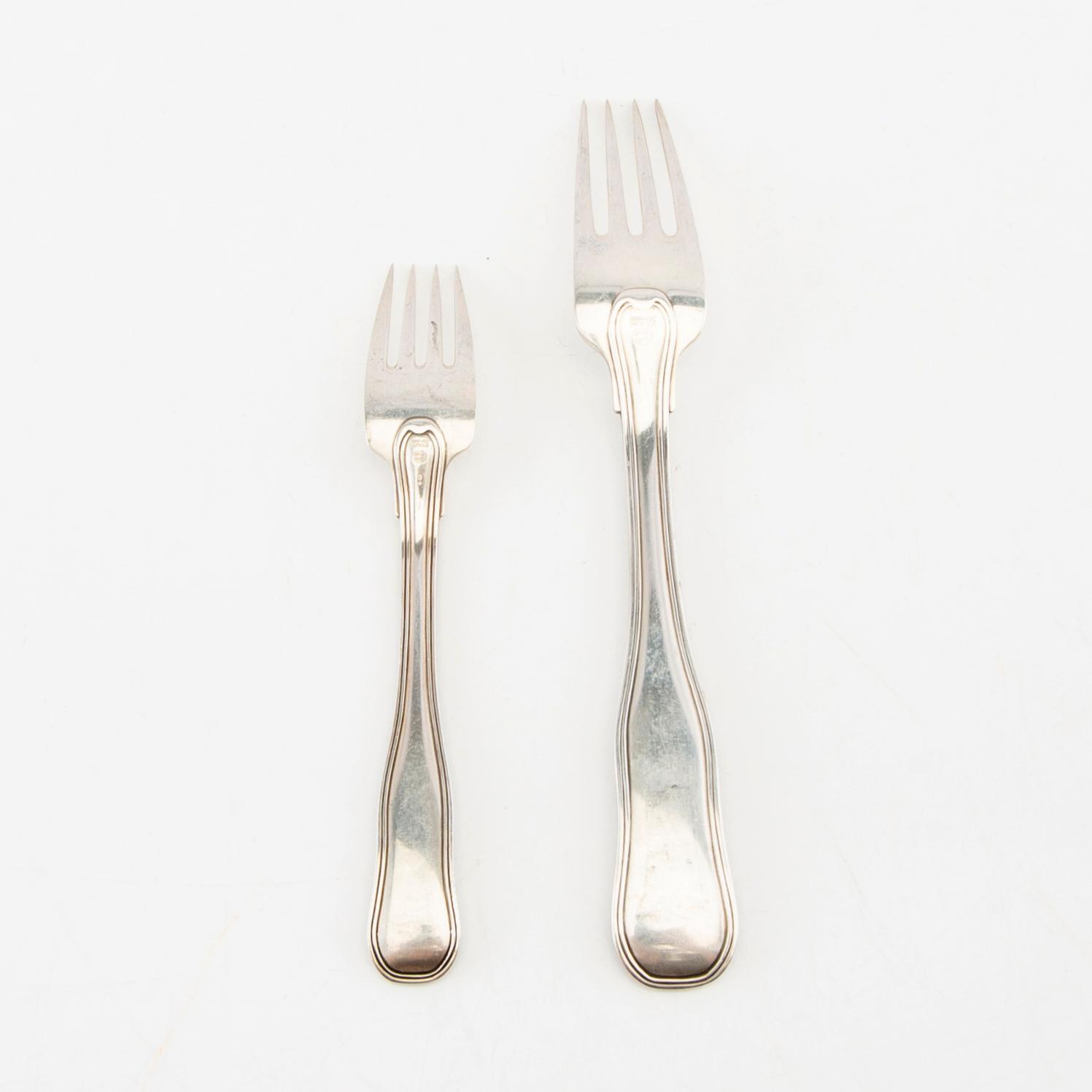 Harald Nielsen, bestick 73 dlr silver "Old Danish" Georg Jensen.