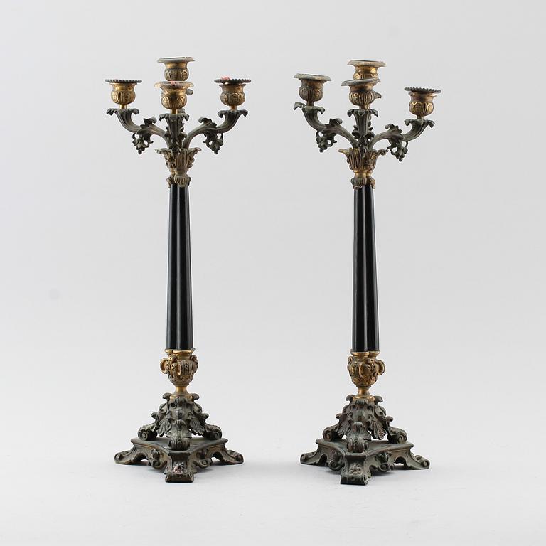 KANDELABRAR, 1 par, patinerad brons, senempire, 1800-talets mitt.
