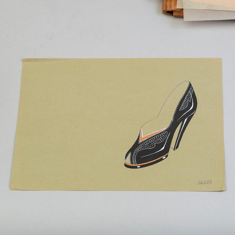 Around 800 drawings of shoes, 1940's.