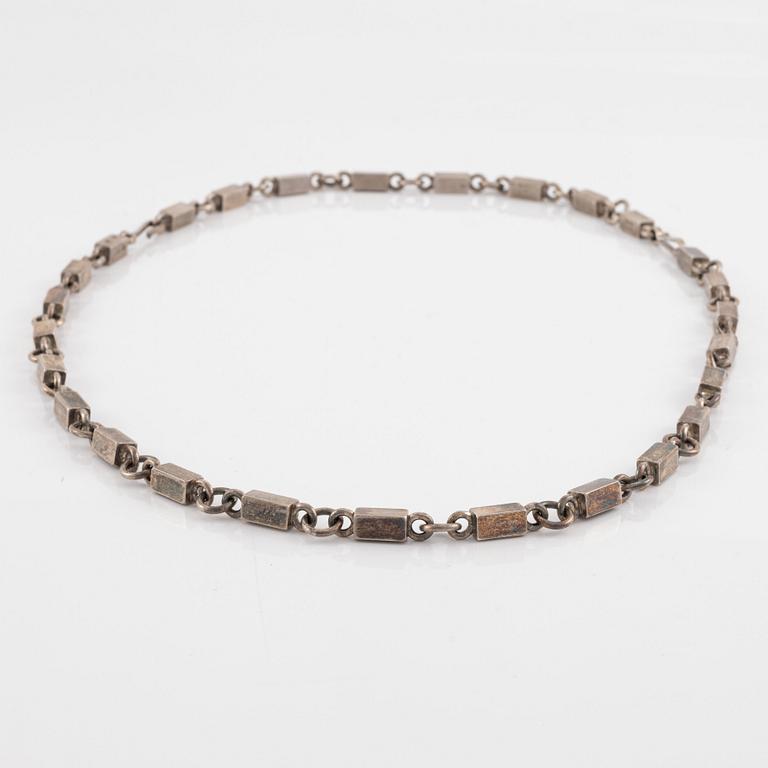 Wiwen Nilsson, collier/armband, silver, stavkedjor.