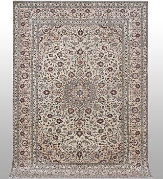A carpet, Kashan, ca 305 x 198 cm.