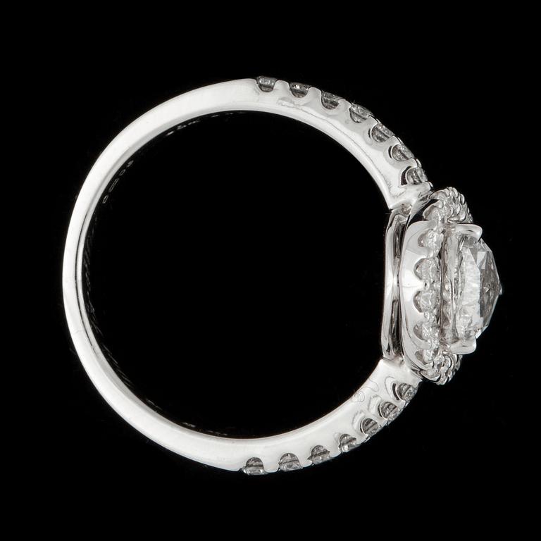 RING, rosenslipad diamant 0.52 ct samt briljantslipade diamanter tot. ca. 0.43 ct.