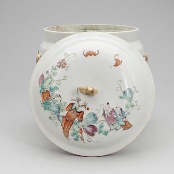 URNA, Porslin, Kina, 1800-tal.