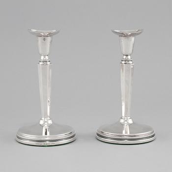 LJUSSTAKAR, ett par, silver, Eric Löfman, MEMA, Linköping, 1998.