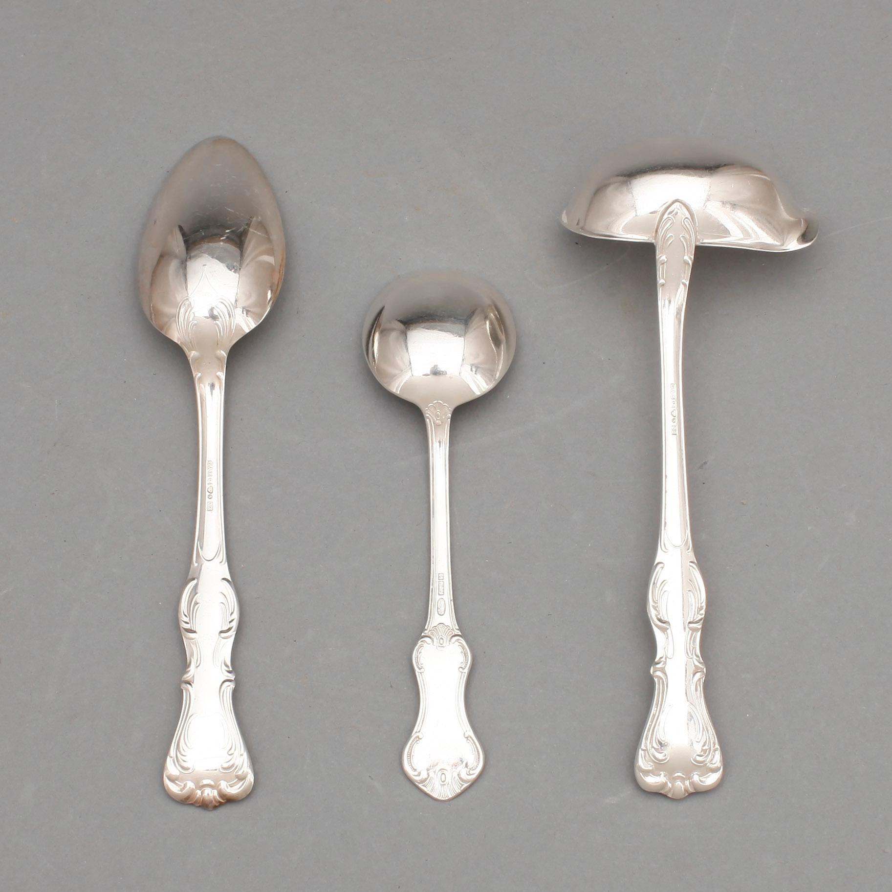 BESTICKSERVIS, 109 delar, silver modell Prins Albert CG Hallberg, Stockholm 1900-tal. Totalvikt ca 6200gr.