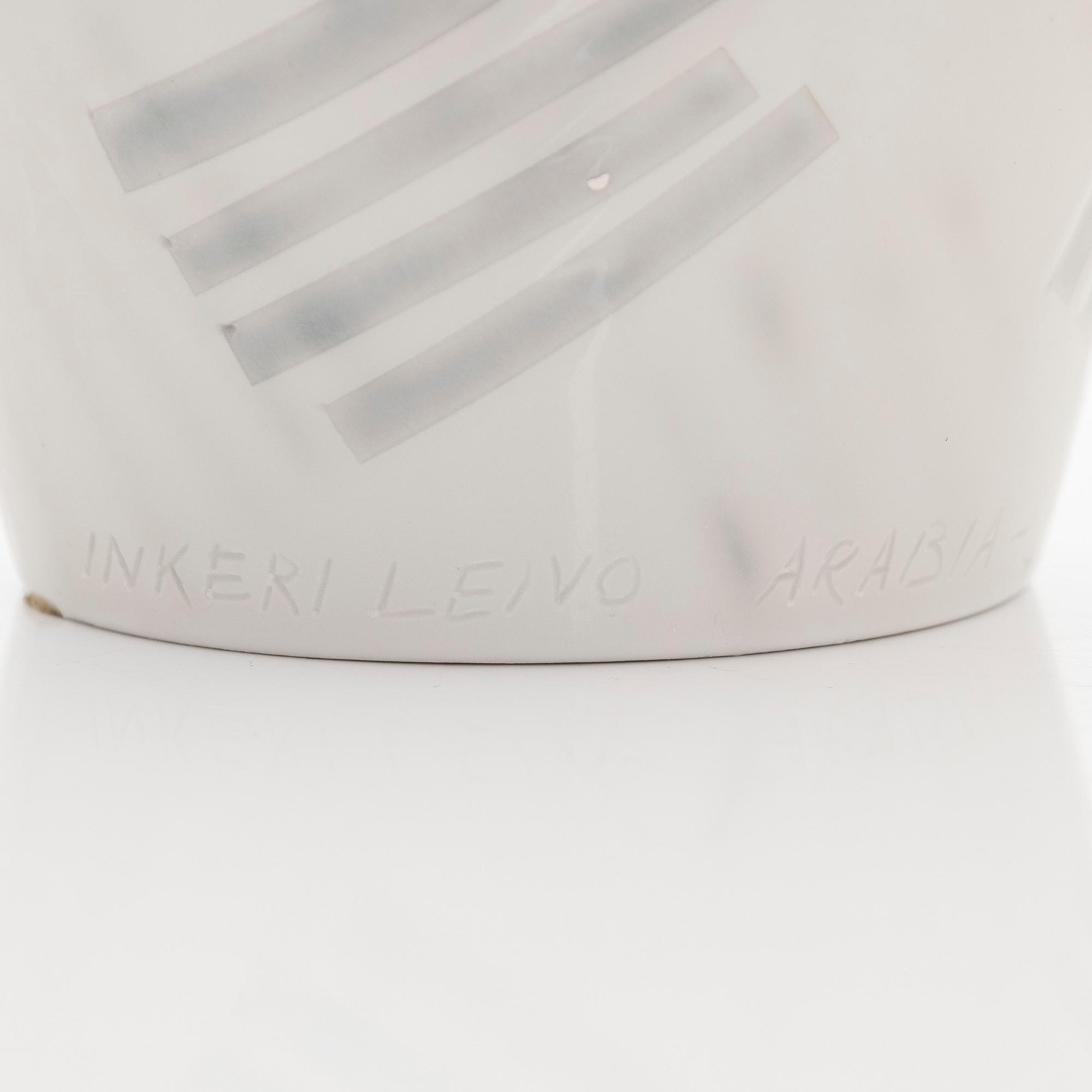 Inkeri Leivo, urna med lock "Primadonna", keramik, signerad Inkeri Leivo Arabia -94.