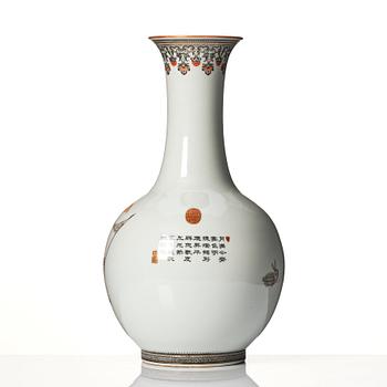 A finely painted Chinese vase, 20th Century. Seal mark to base. Dropp shaped with a tall neck and flared rim. Finely paint...