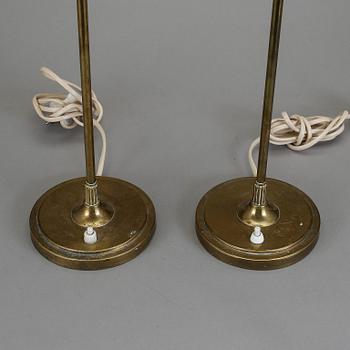 BORDSLAMPOR, ett par, mässing, 1900-talets mitt.