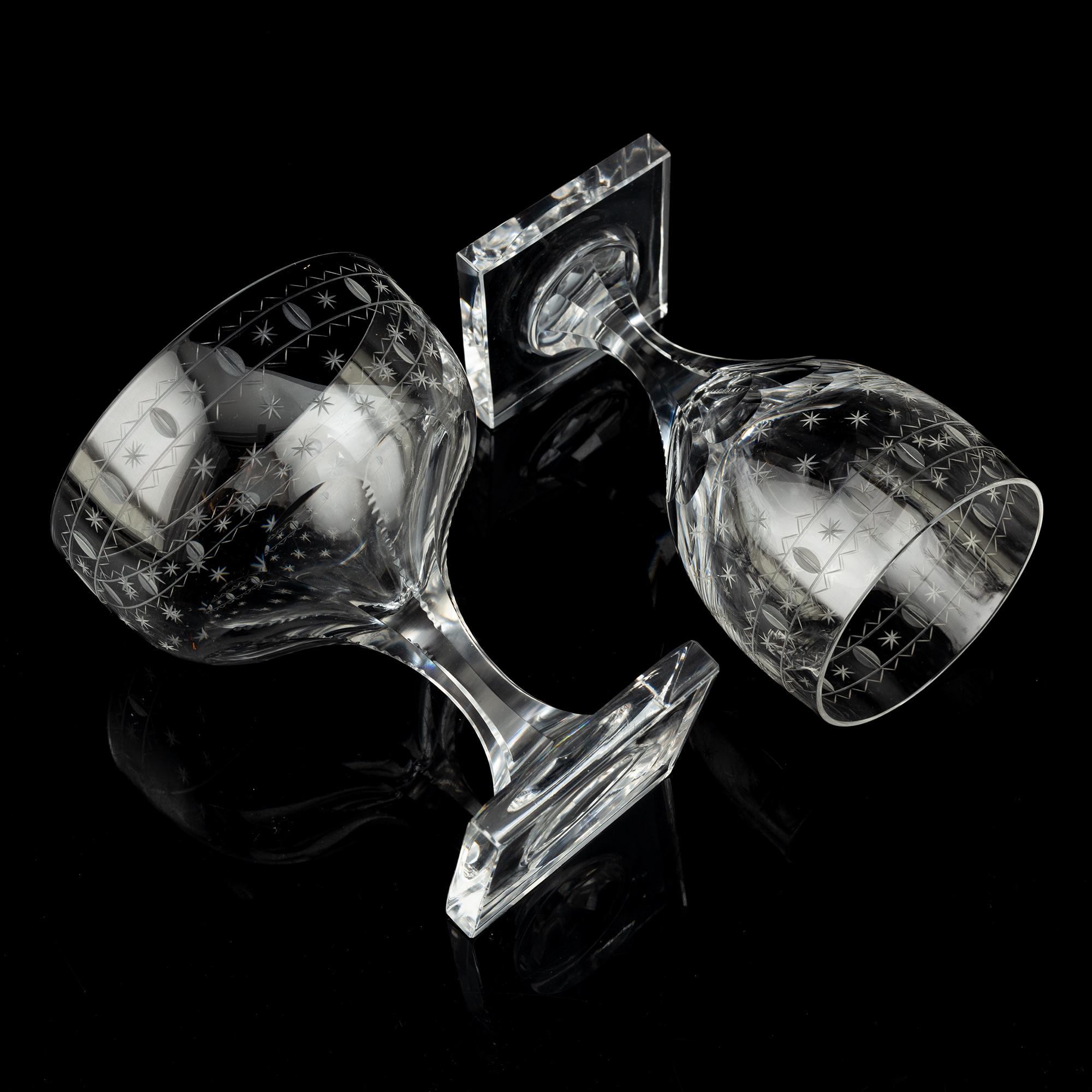 A 58-piece glasservice.