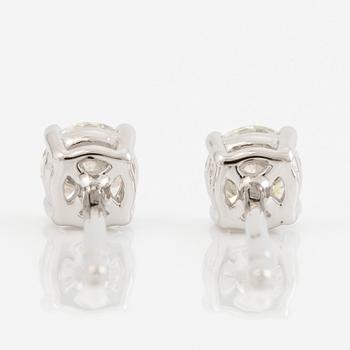 Earrings 18K white gold with brilliant-cut diamonds, accompanying GIA dossier.