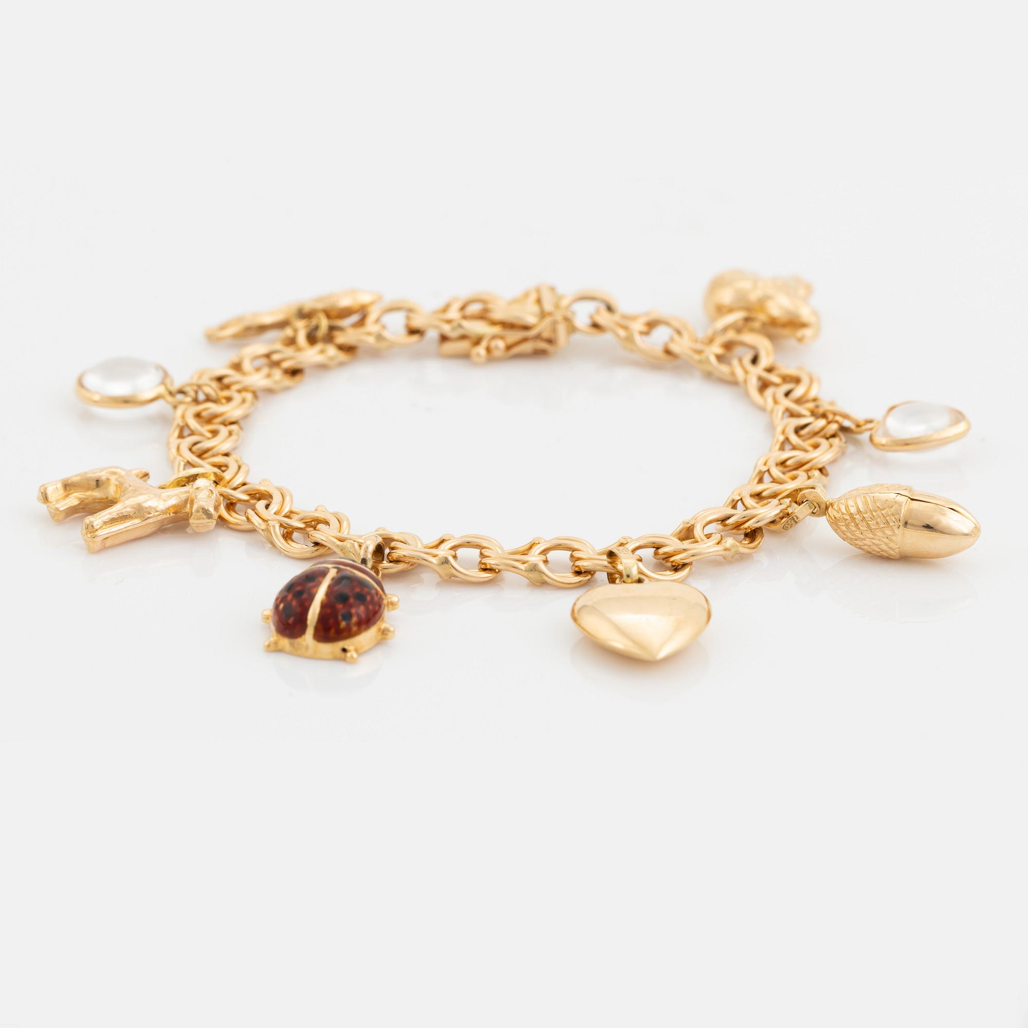 18K gold bracelet.