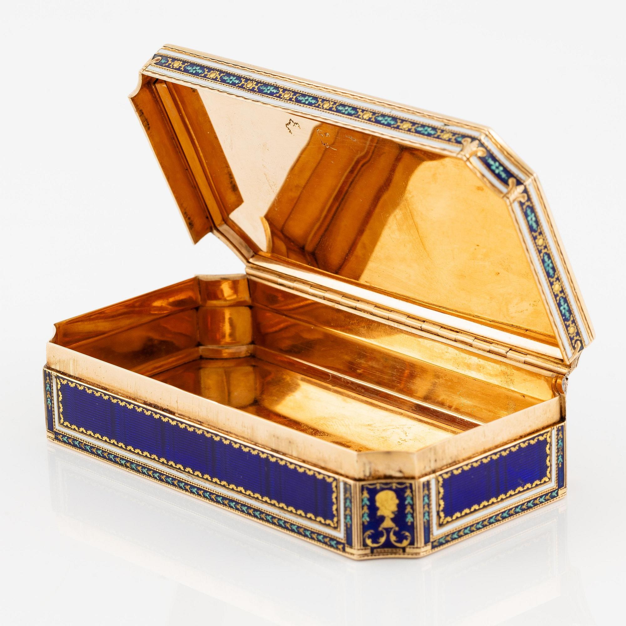 An probably early 19th century Hanau gold and royal blue enamel box with pearls.