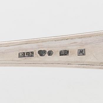 Sockerskål och sockersked, silver, Gustaviansk stil, GAB, Stockholm 1918 och Erik Linderoth, Motala 1915.