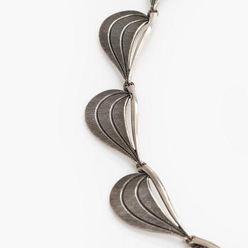 Kaulaketju, hopeaa, tuontileima Tillander 1958.