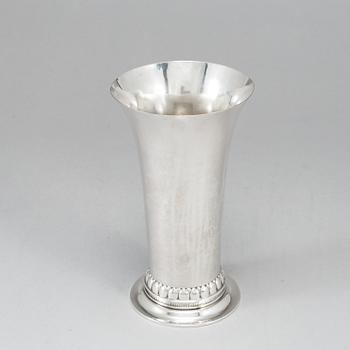 GEORG JENSEN, vas, silver. Danmark, 1919, med Svenska importstämplar.