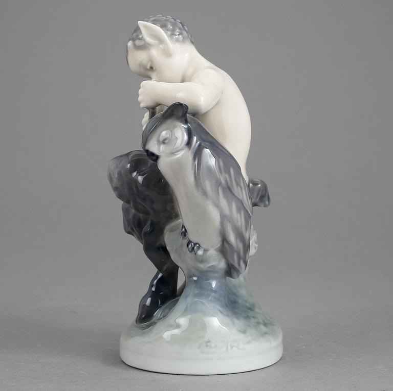 FIGURIN, porslin. Christian Thomsen, Royal Copenhagen.