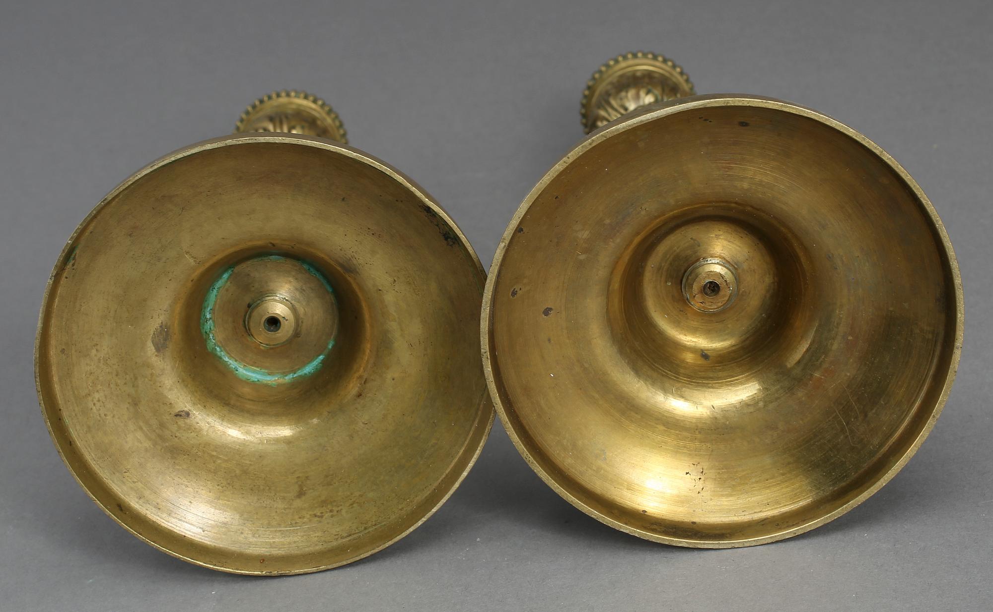 LJUSSTAKAR, ett par, mässing, Frankrike, 1800-talets senare del.