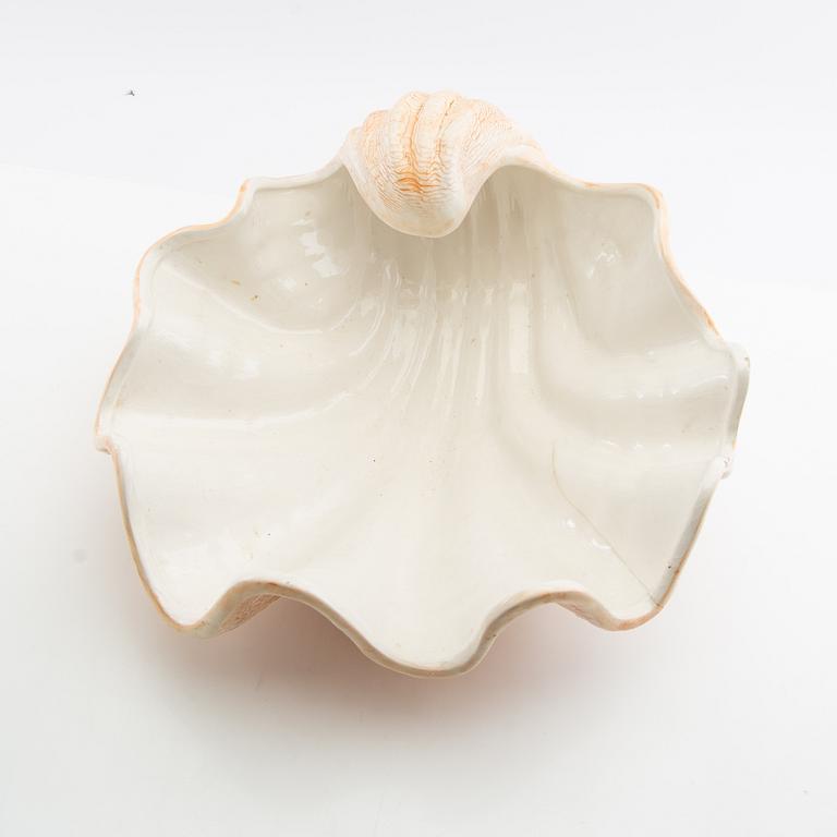 Fat, porcelain, 20th century.