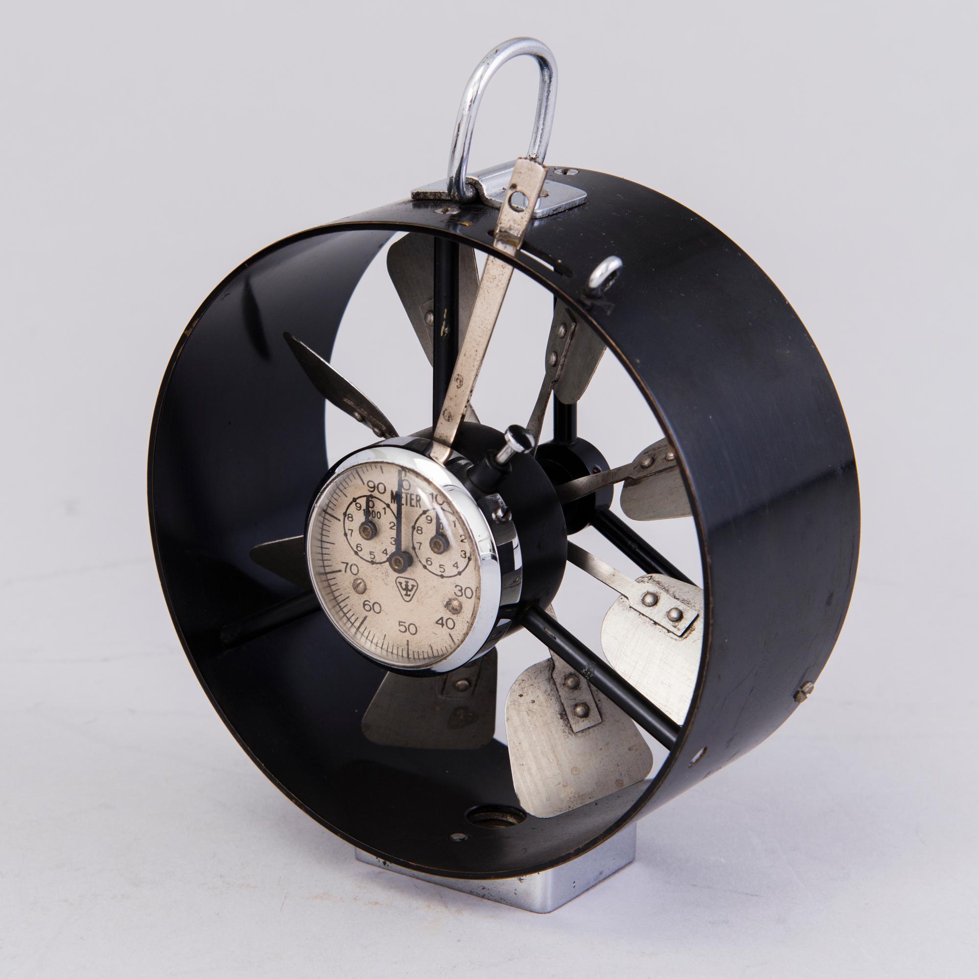 A 1930s anemometer from Lambrecht Göttinger, Germany.