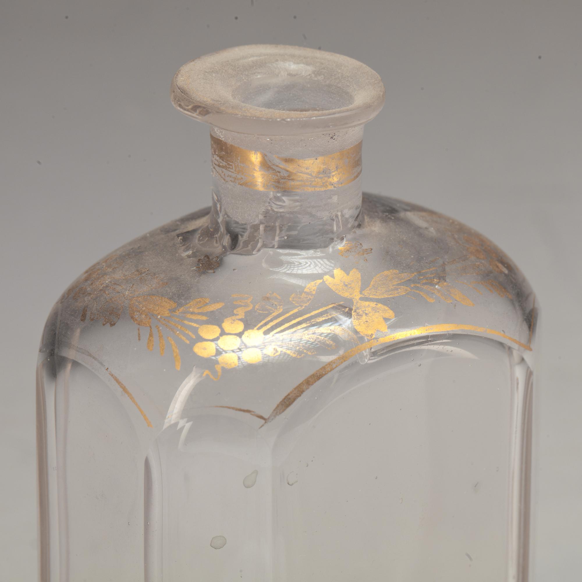 KARAFF MED PROPP, glas. 6 st. Troligen England, 1800-talets första hälft.