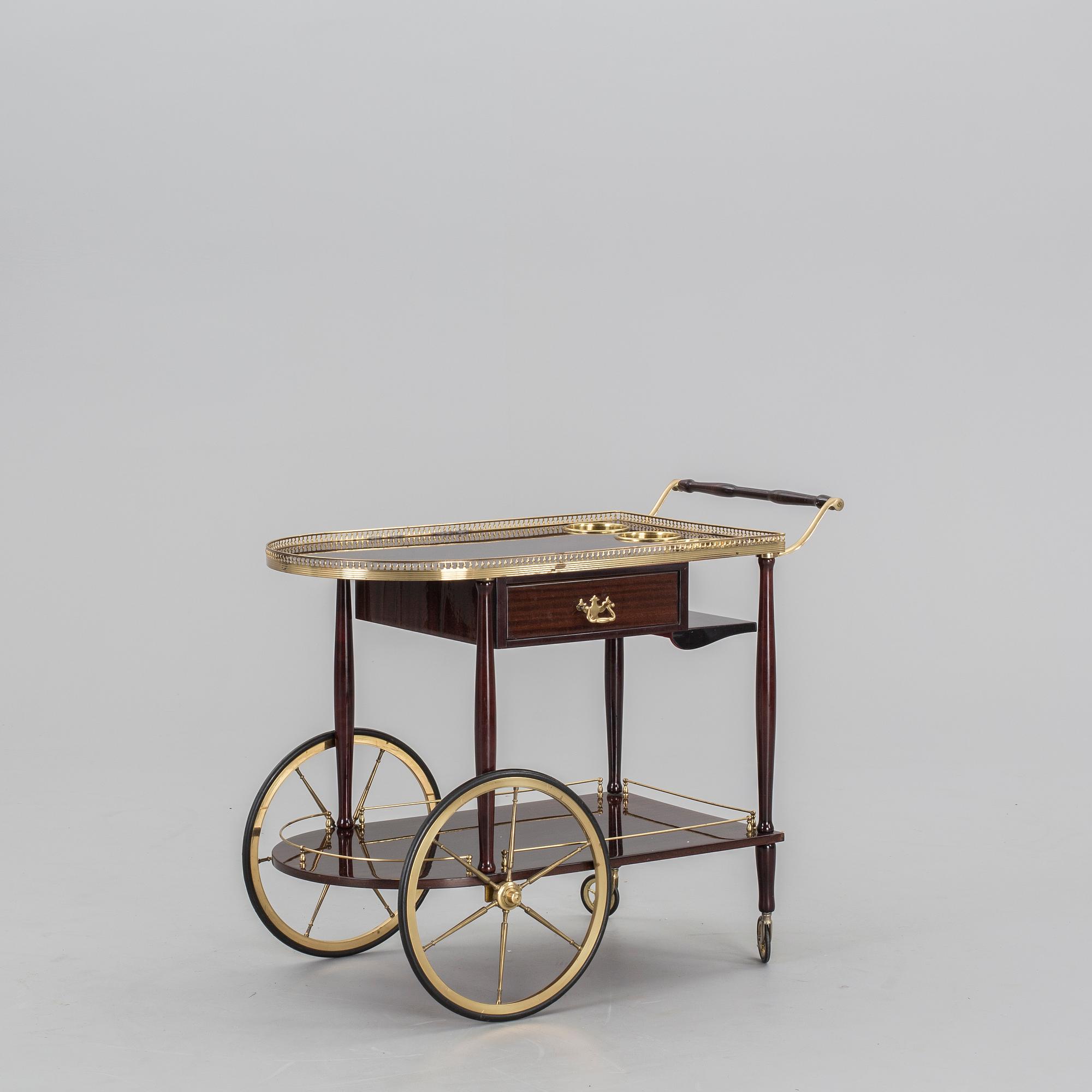 SERVERINGSVAGN, engelsk stil, 1900-talets andra hälft.