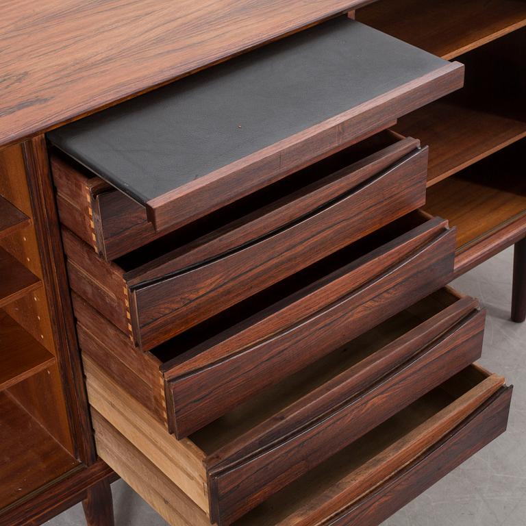 ARNE VODDER, sideboard, Sibast, Danmark. 1960-tal. CITES-intyg.