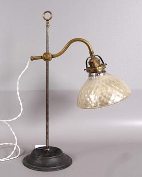 BORDSLAMPA, Frankrike, 1900-talets början.