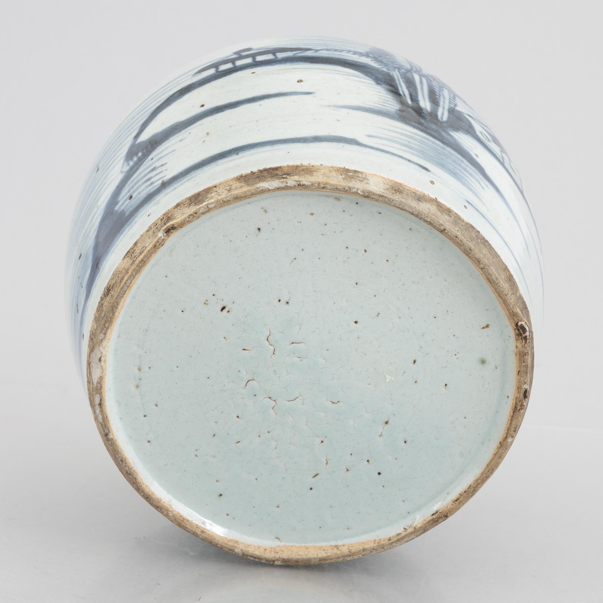 Bojan med lock, porslin, Kina, 1800-tal.