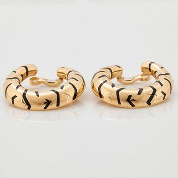 Cartier "Panthère" a pair of 18K gold and enamel earrings.