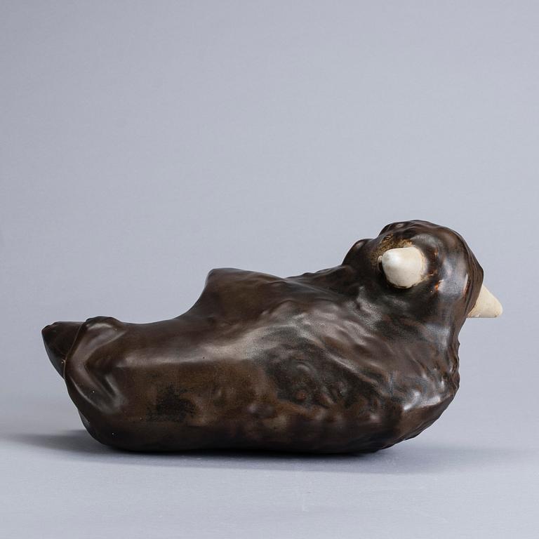 KERAMIIKKAVEISTOS. Biisonihärkä. Sign. T.K, Arabia. .