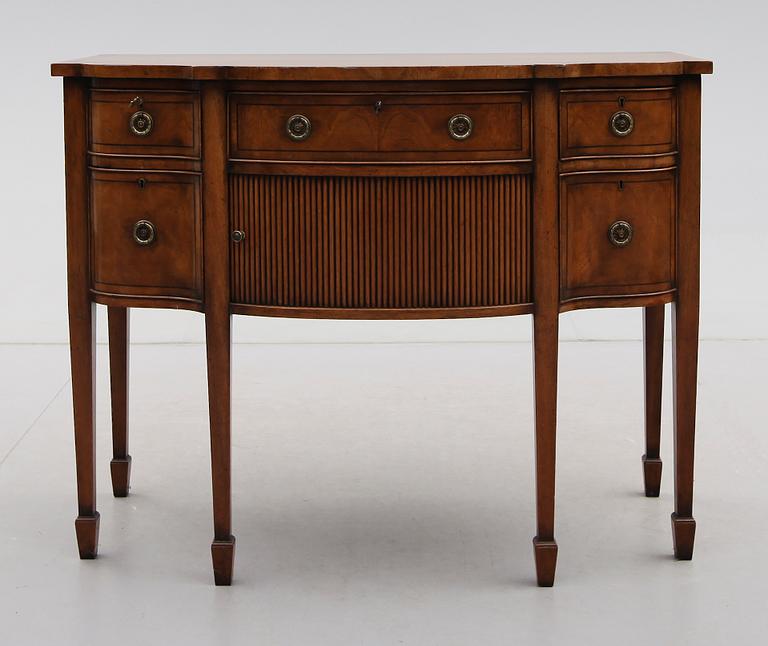 SIDEBOARD, England, 1900-talets mitt.