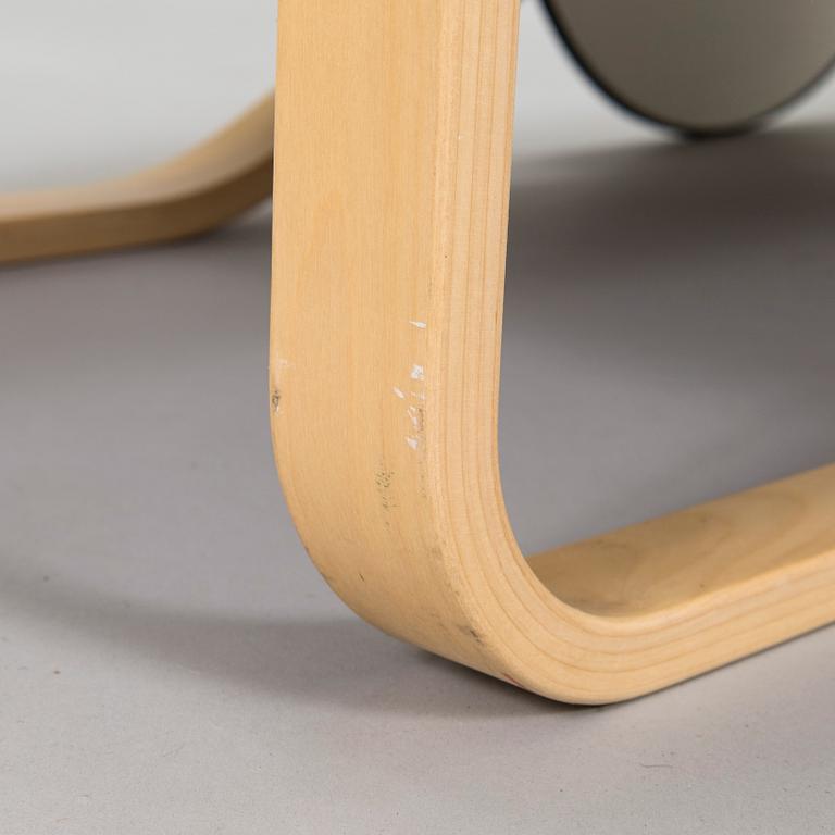 Alvar Aalto, serveringsvagn, modell 901, Artek 2009.