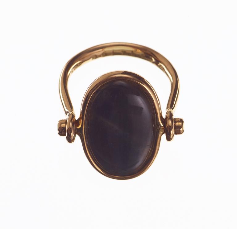 A Torun Bülow Hübe 18k gold ring, Georg Jensen Copenhagen 1945-77.