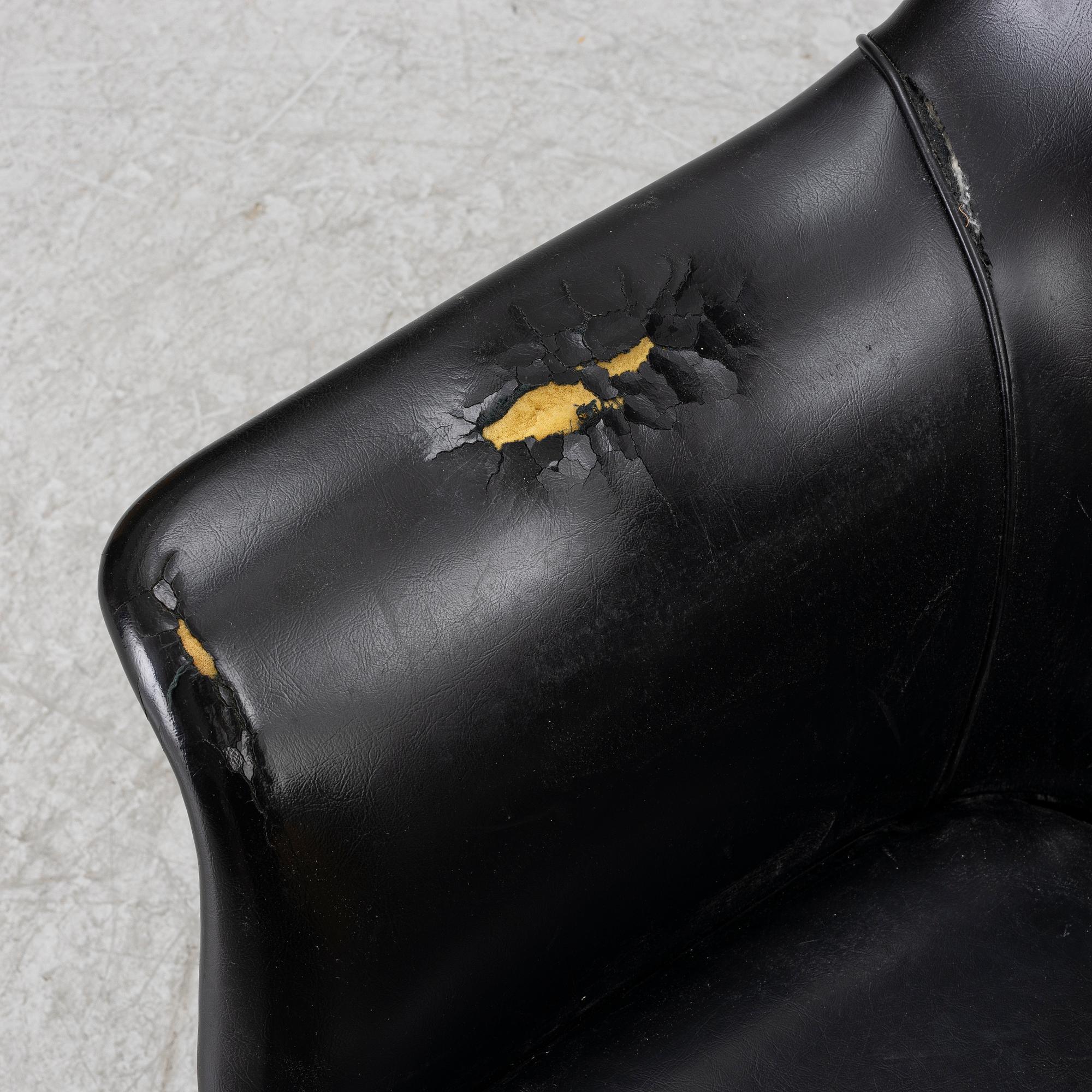 Carl Gustaf Hiort af Ornäs, armchair, "Caravelle", Puunveisto Oy - Träsnideri Ab, 1960s.