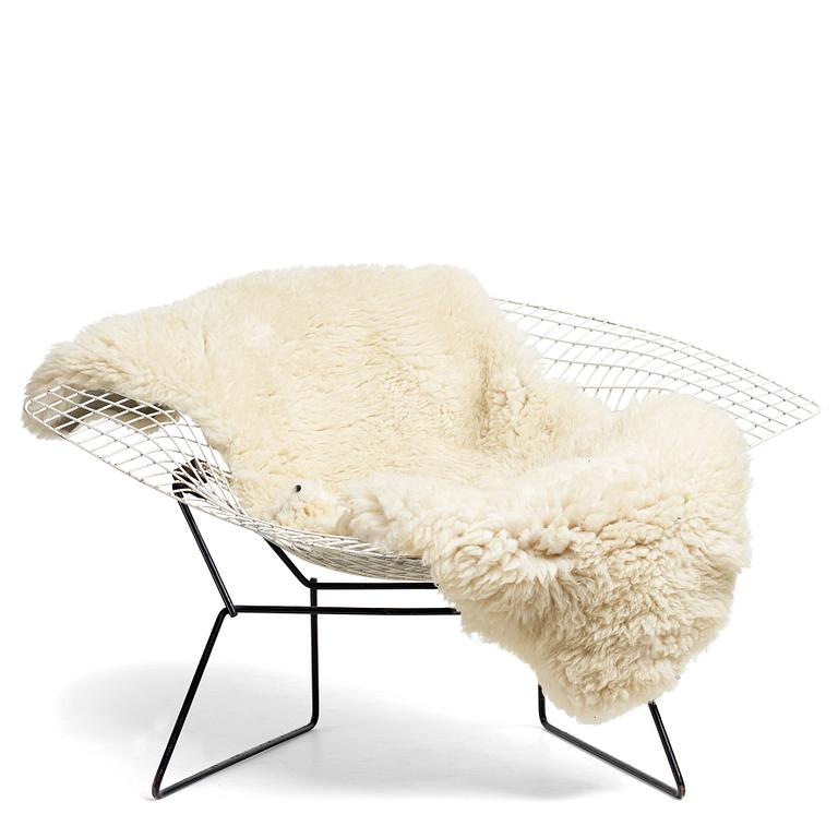 Harry Bertoia, a "Diamond Chair Wide", for Knoll International, possibly on licence by Nordiska Kompaniet, 1950-60's.