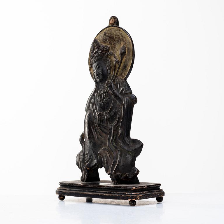 A placque in the shape of Guanyin, Qing dynasty, 19th Century.