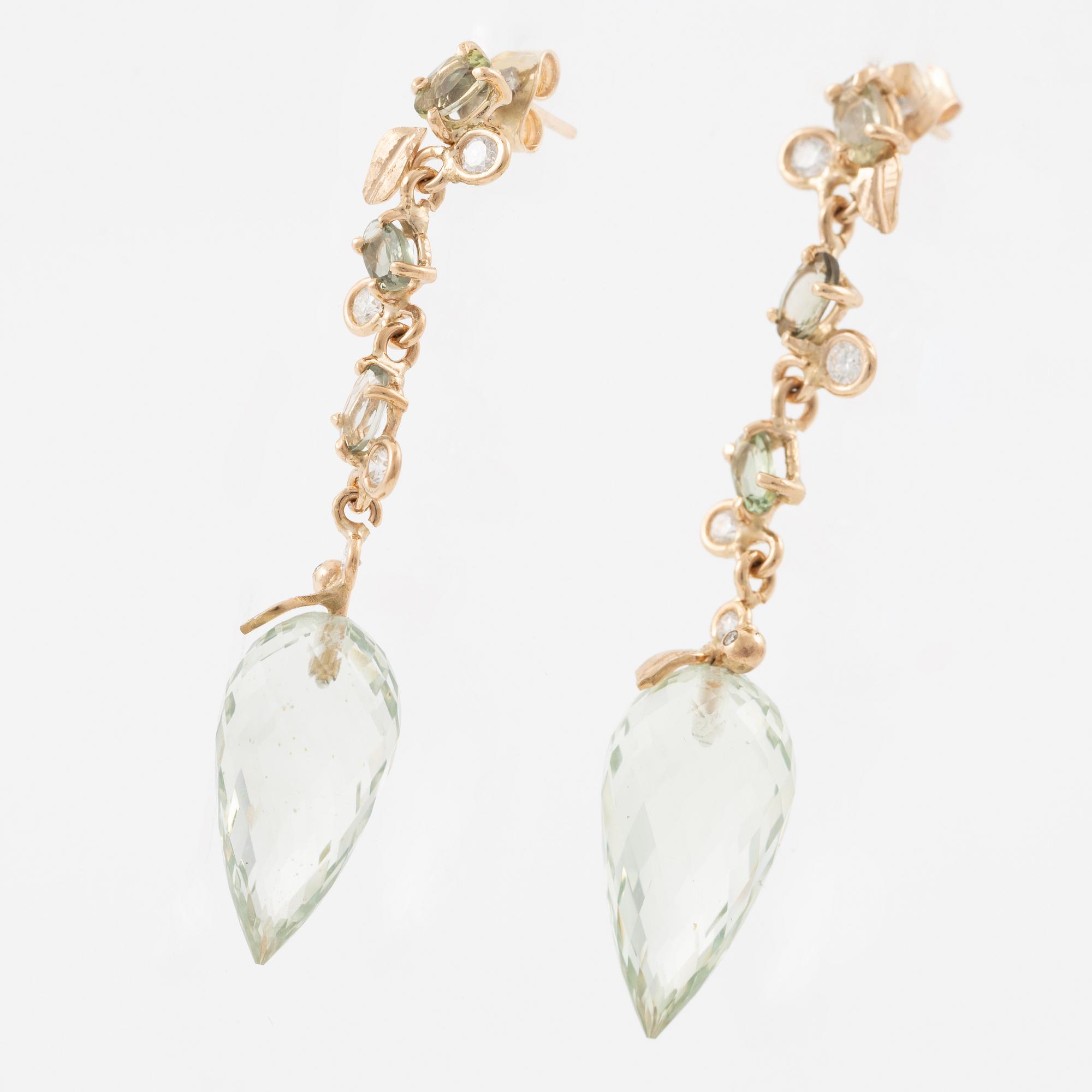 Earrings, Mandelstam, 18K gold with briolette-cut green quartz, green tourmalines, and brilliant-cut diamonds.