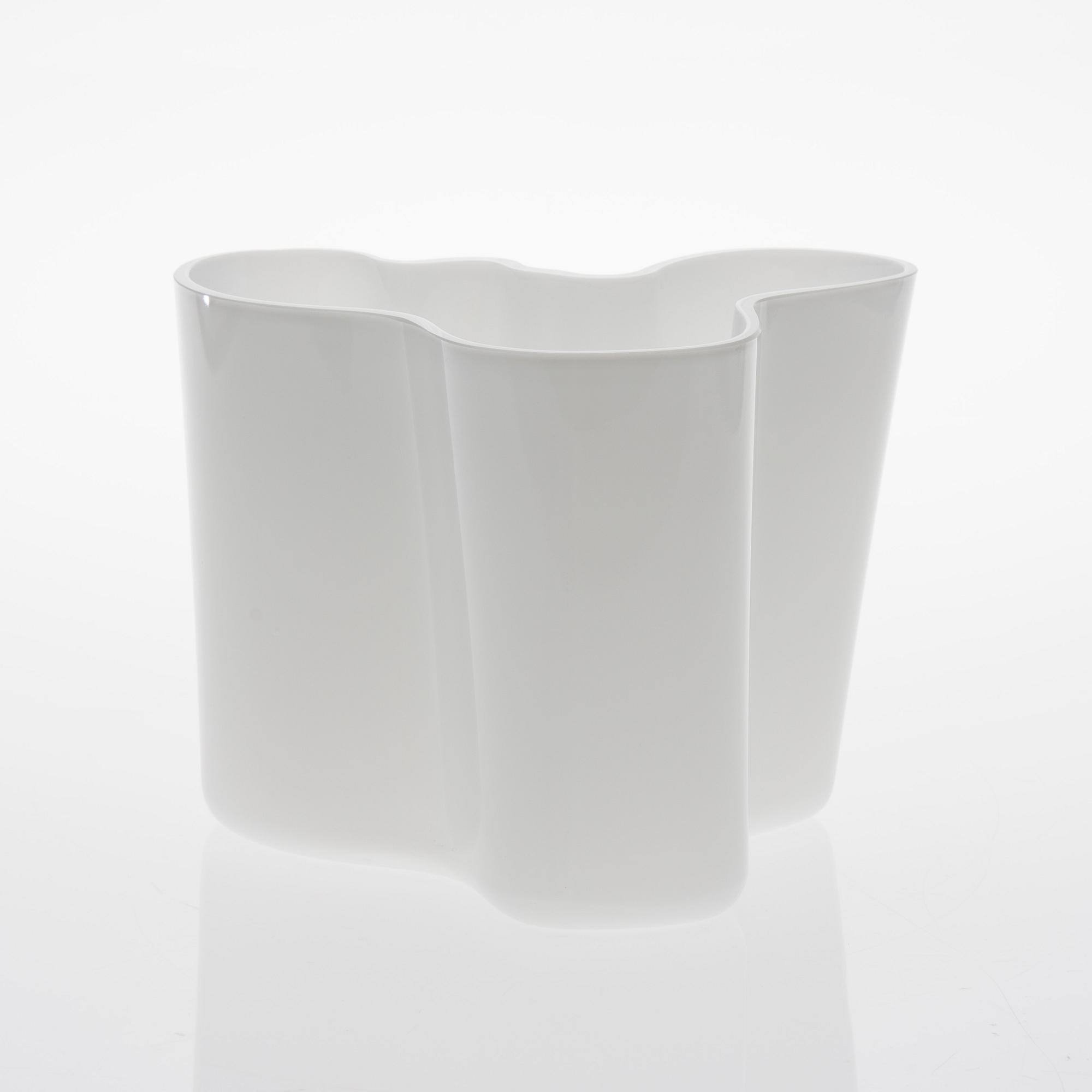 ALVAR AALTO, VAS, glas, "Savoy" signerad Alvar Aalto - 3030.