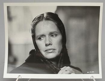 FILMMEMORABILIA, promotionfotografier, ca 120 st, från åtta  filmer, bl a "Yellowbeard".