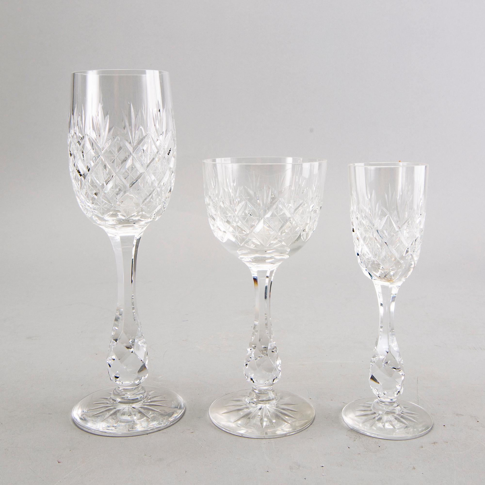 A Fritz Kallenberg 60 pcs Pompadour glass service.