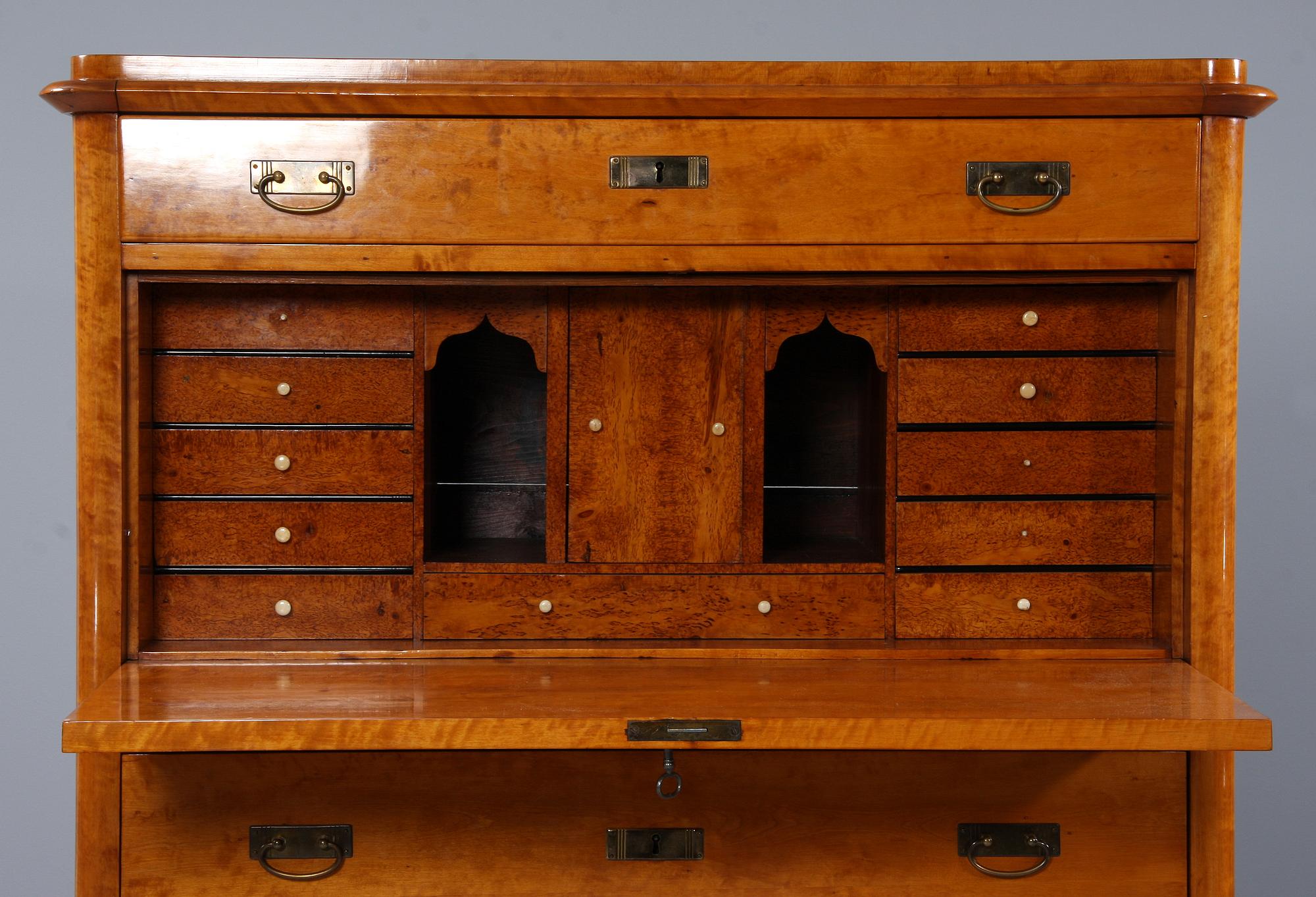 CHIFFONJÉ, 1800-tal.