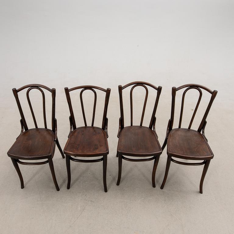 Stolar 4 st snarlika 1900-talets första hälft.