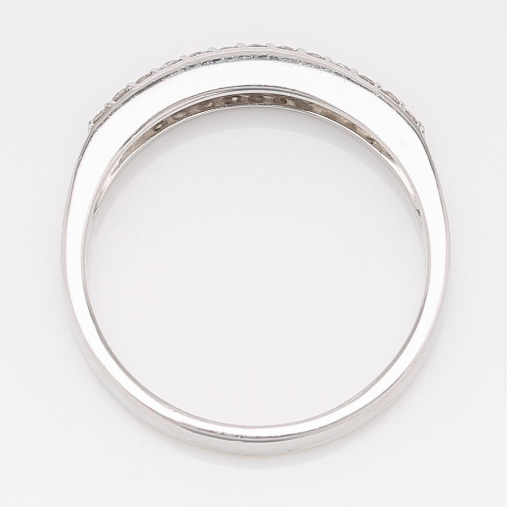 RING, 14K vitguld och diamanter.