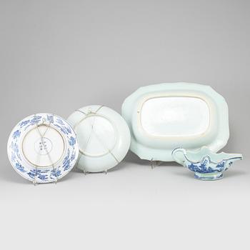 Three blue and white export porcelain service objects, Qing dynasty, Qianlong (1736-95) and a dish, late 19th century.