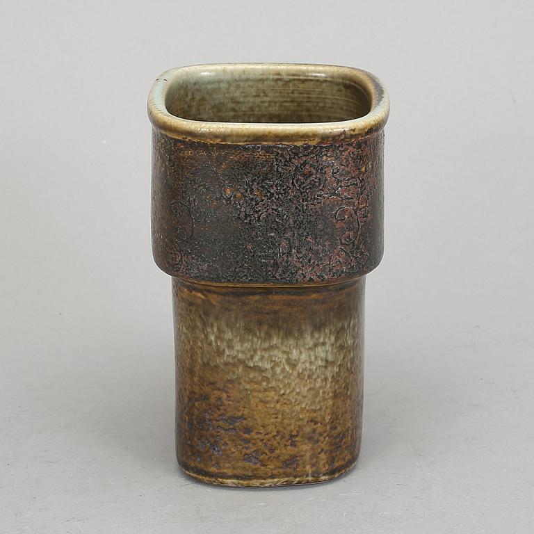 VAS, stengods. Stig Lindberg, Gustavsberg studio 1975.