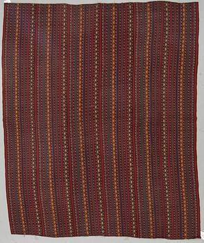 A CARPET, old oriental flat weave, ca 179 - 184 x 148 cm.